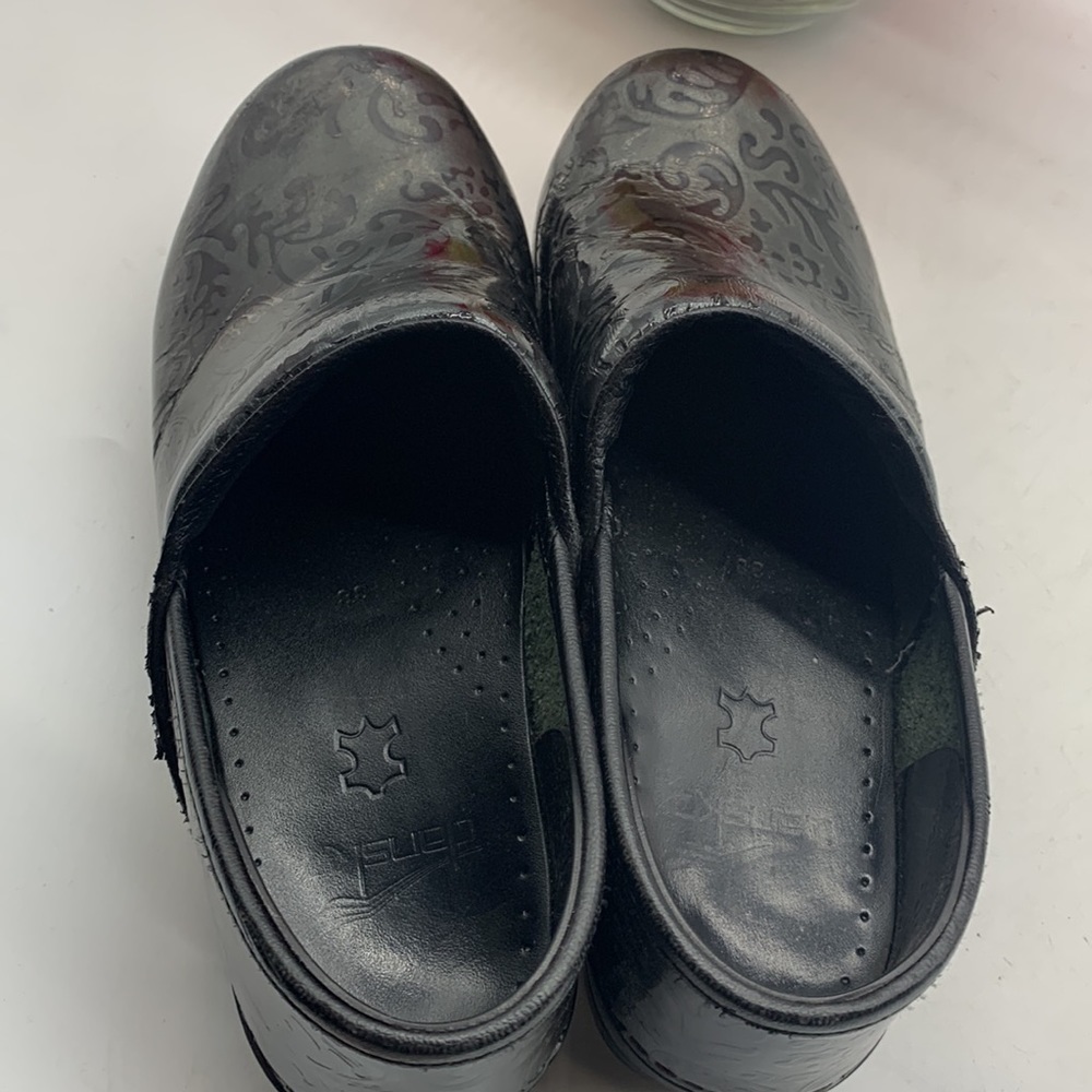 Dansko Black Scroll Print Clog Sz 38. Dan0204a - image 6